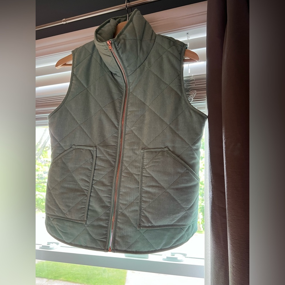 Puffer vest.